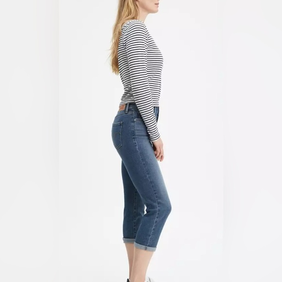 Levis 311 Shaping Skinny Capri - Picture 3 of 10